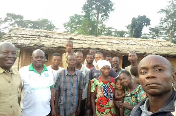 Leden van RIAO-RDC en inwoners van Bongemba / Yahuma