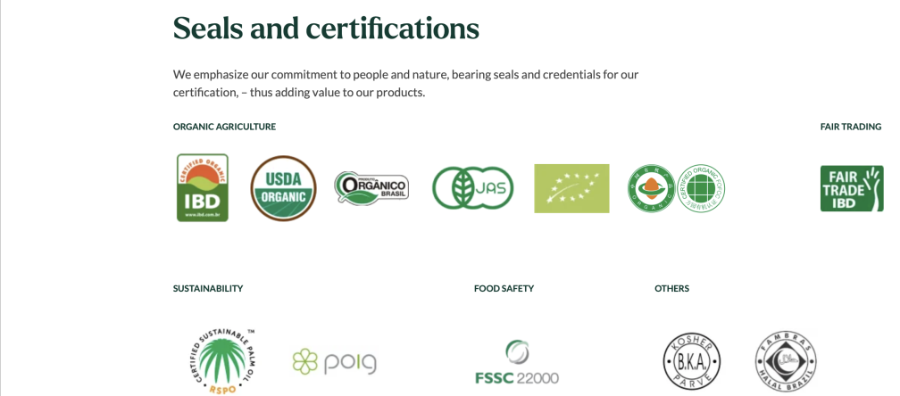 Screenshot van de website van Agropalma met de logo's van de verschillende "keurmerken" die aan het bedrijf zijn toegekend