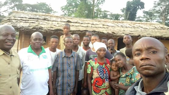Leden van RIAO-RDC en inwoners van Bongemba / Yahuma