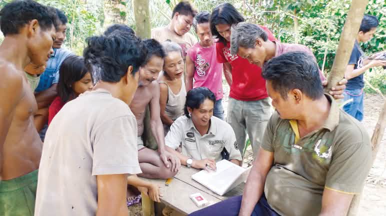 Inheemsen op Sumatra hebben hoop nodig – en hun bos! De inheemse Suku Anak Dalam met Feri Irawan te Jambi, Sumatra