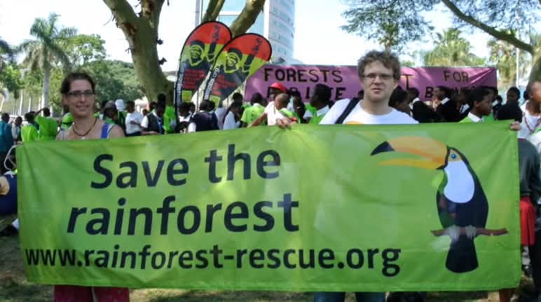 Op deze foto protesteren wij tegen plantages tijdens de CSAP-conferentie 2015 in Durban.